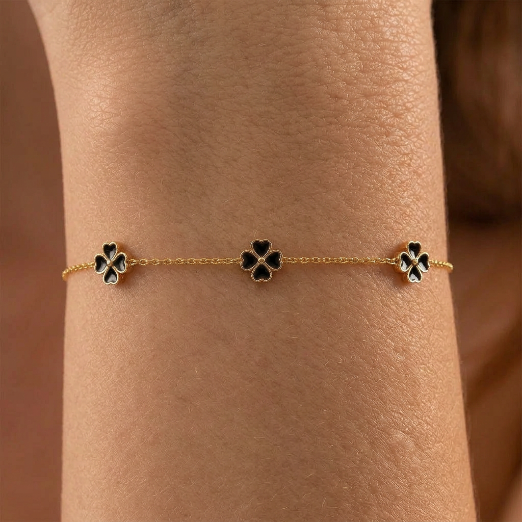 Black Clover Heart Bracelet