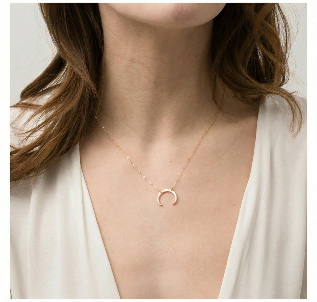 Horn Pendant Necklace