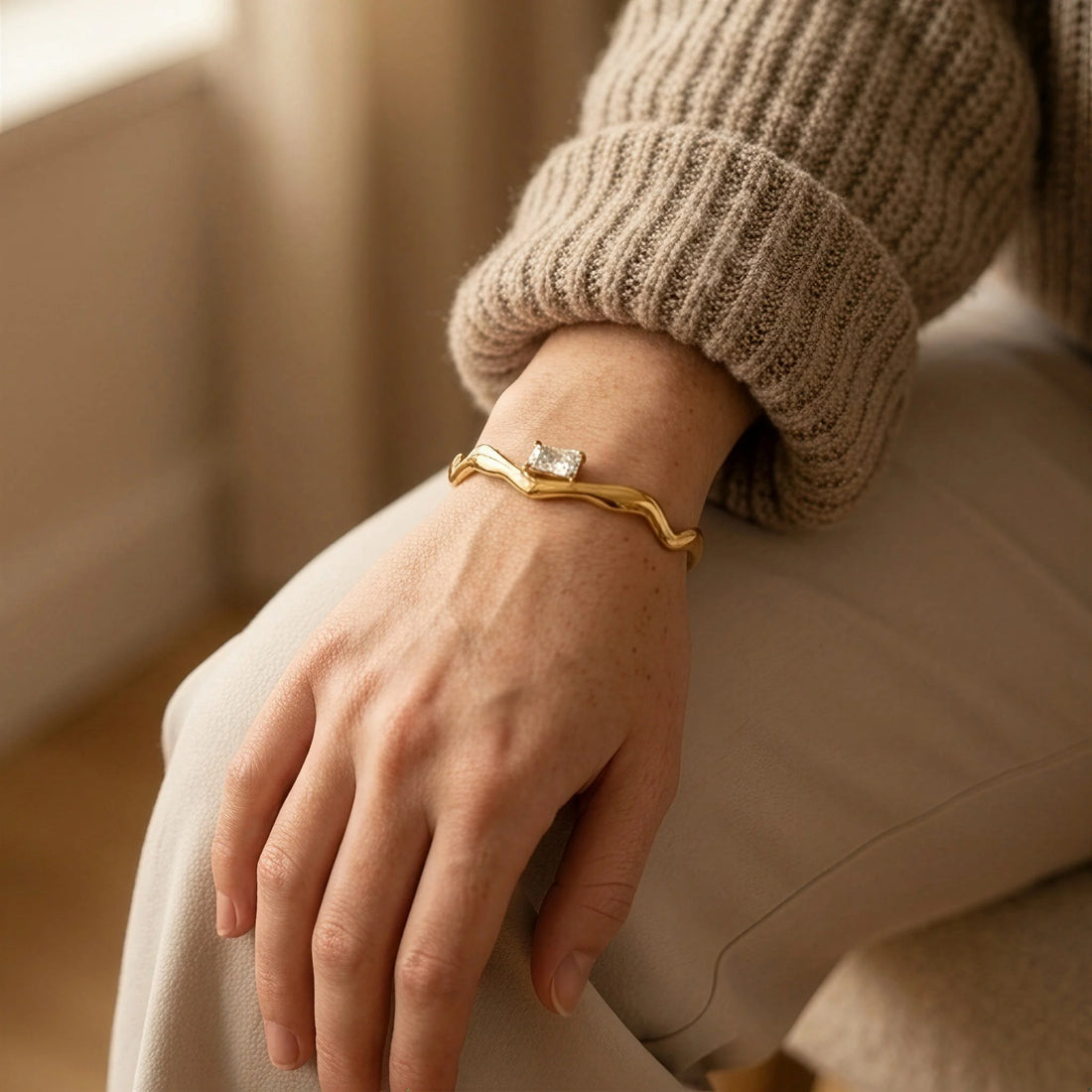 Luna Cuff